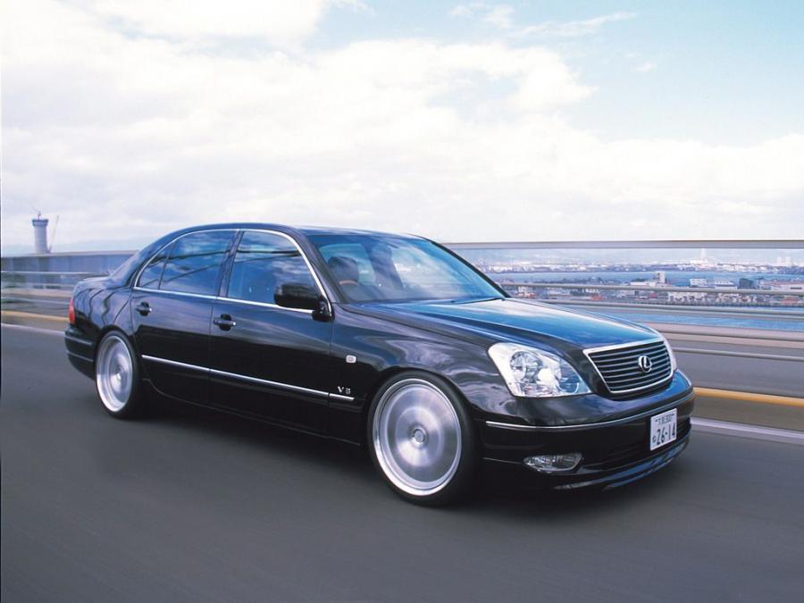  Lexus LS430 by Wald 2000 года  (фото 9 из 13)